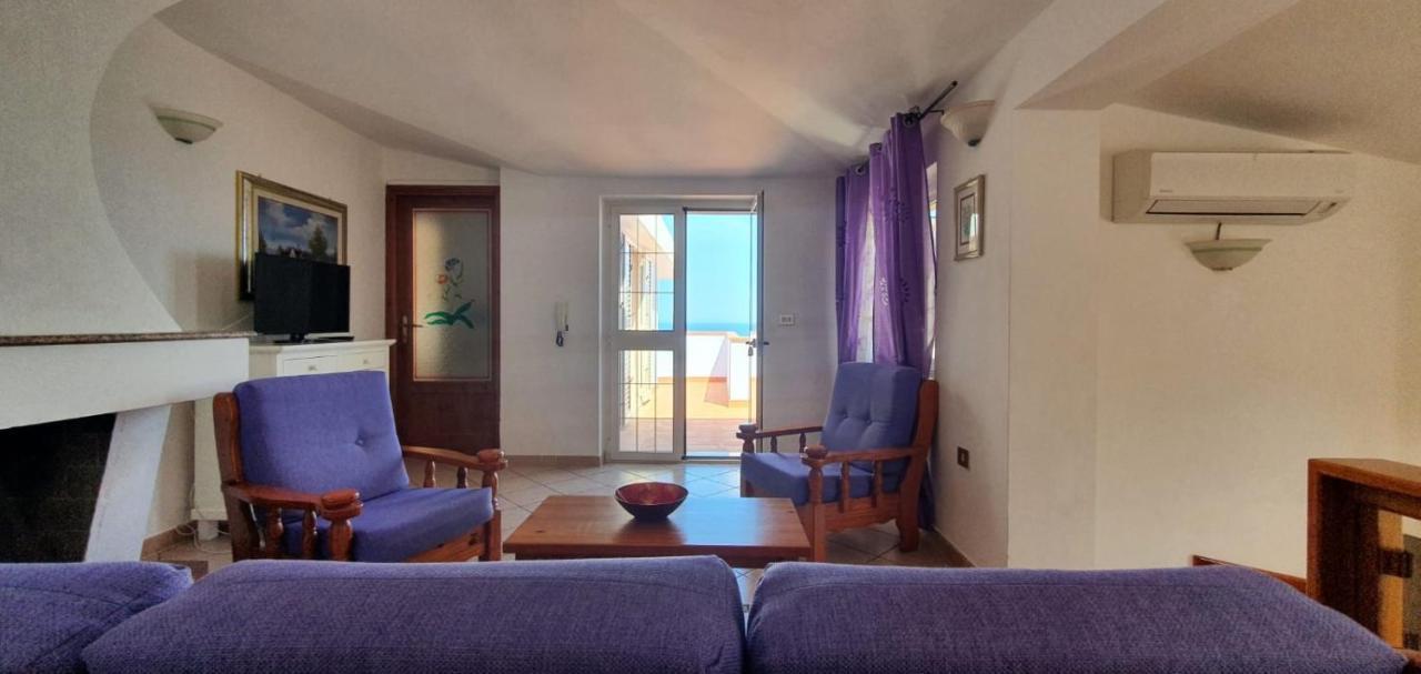 Appartamento Terrazza Vista Mare Кала-Гононе Экстерьер фото